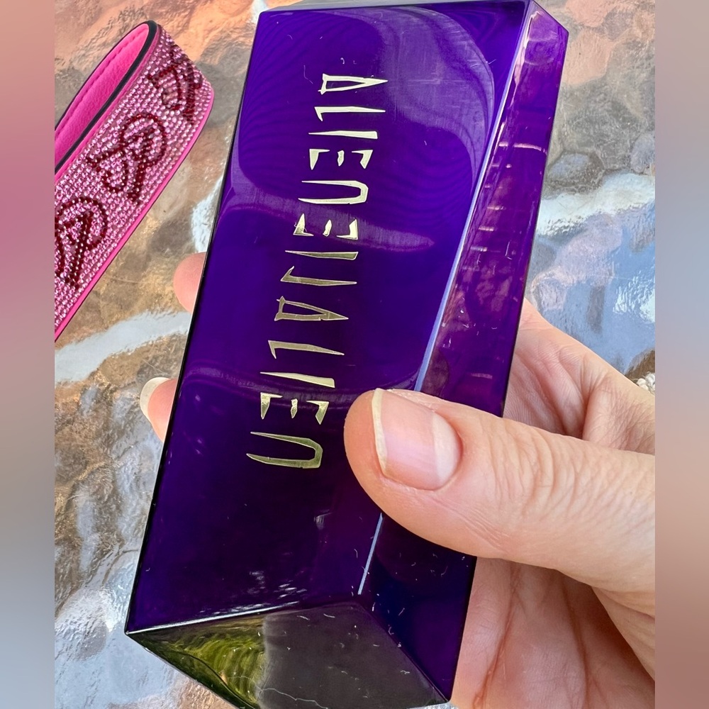 NIB Alien Thierry Mugler Beautifying Body Lotion Full Size 6.8 oz.